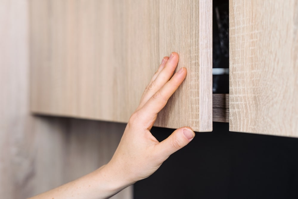 kuchnia-na-wymiar-w-bloku-jak-wykorzystac-kazdy-centymetr-przestrzeni